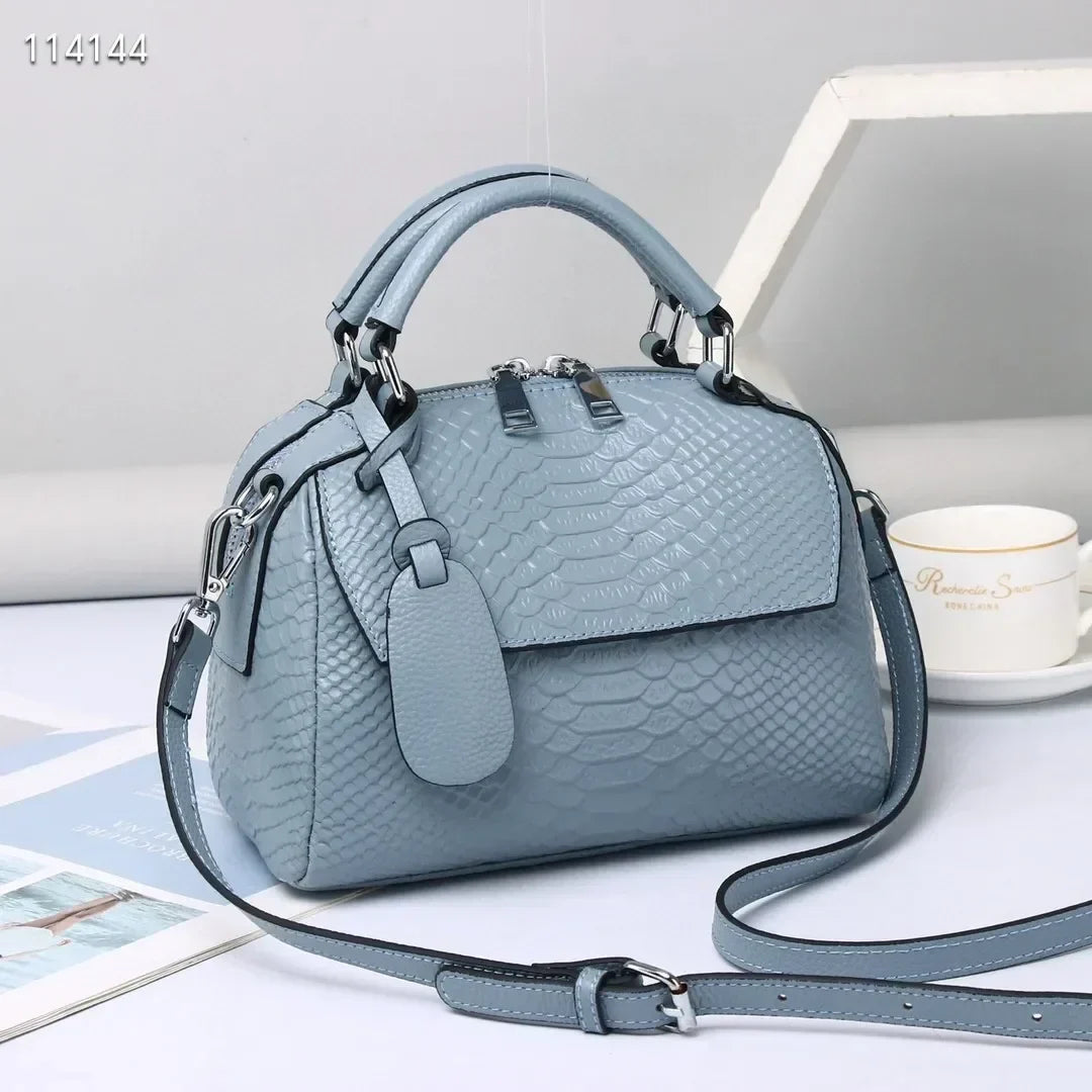 Lucy™ | Elegant Handbag with Crocodile Embossing